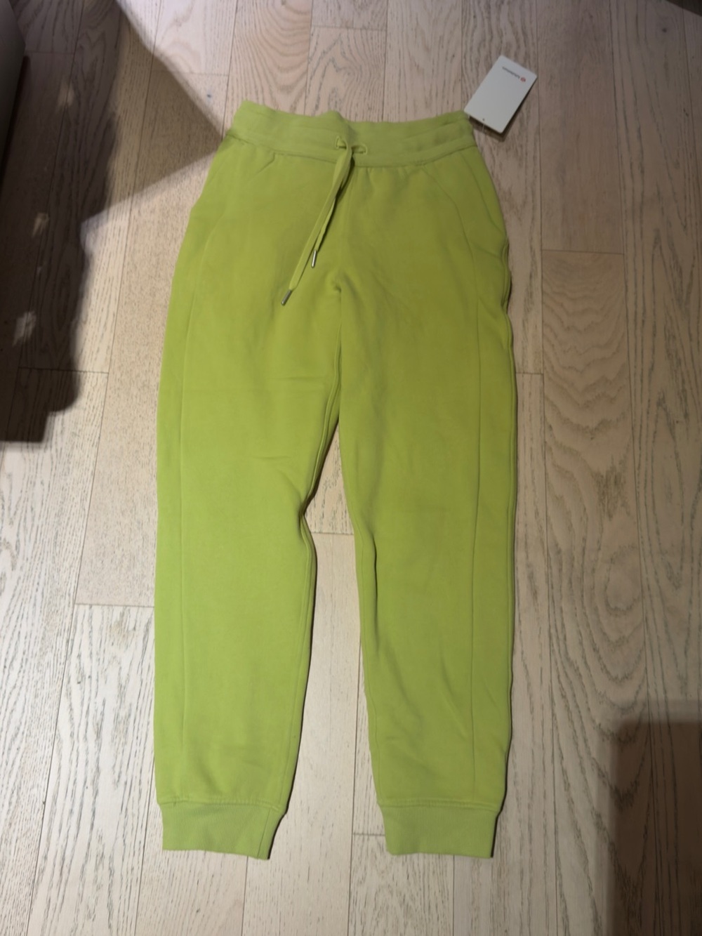 NWT Women’s Lululemon Lime Green Scuba Joggers